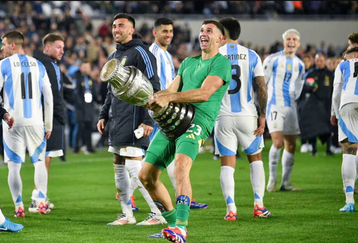 Argentine : Emiliano Martínez Vient D’être Suspendu Par La Fifa, Les Raisons !