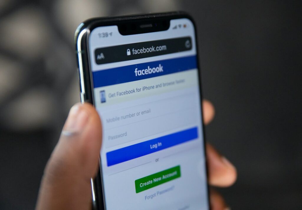 Comment changer son nom sur Facebook en 2026 : étapes et règle des 60 jours