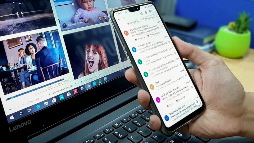 Utiliser un smartphone Android comme webcam en 2026 : USB, Pixel et alternatives