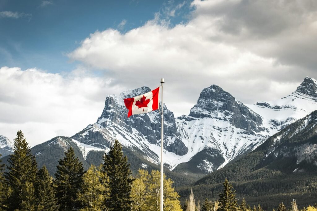 Frais de résidence permanente au Canada en 2026 : combien payer seul, en couple ou en famille